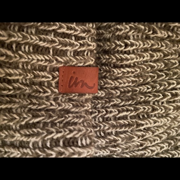 Uno beanie - Picture 2 of 2